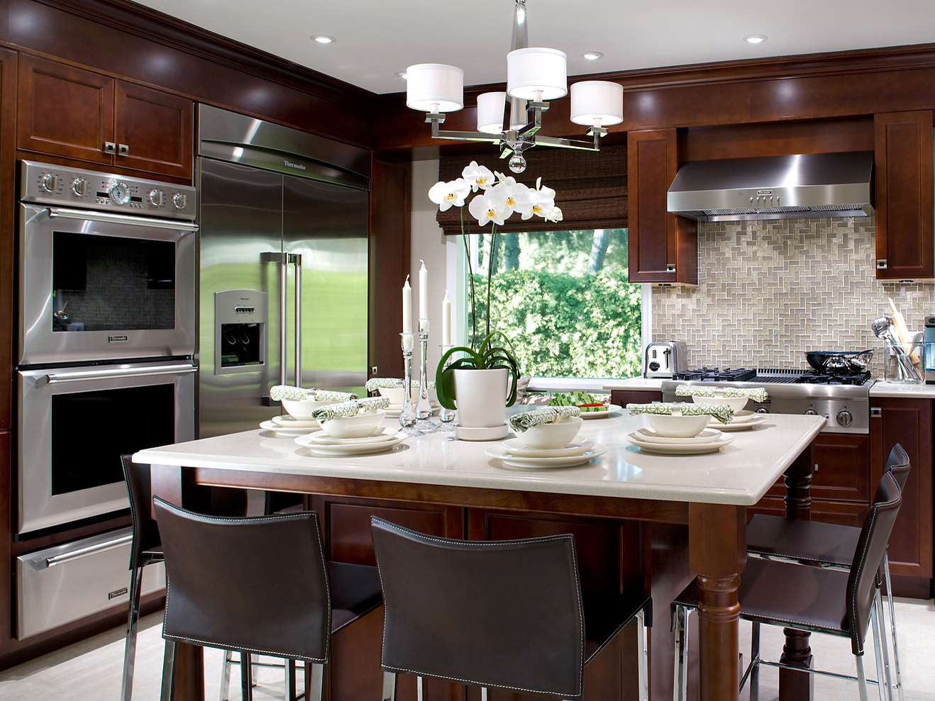 Hermosa y Fina Cocina en madera, muebles enchapados en caoba