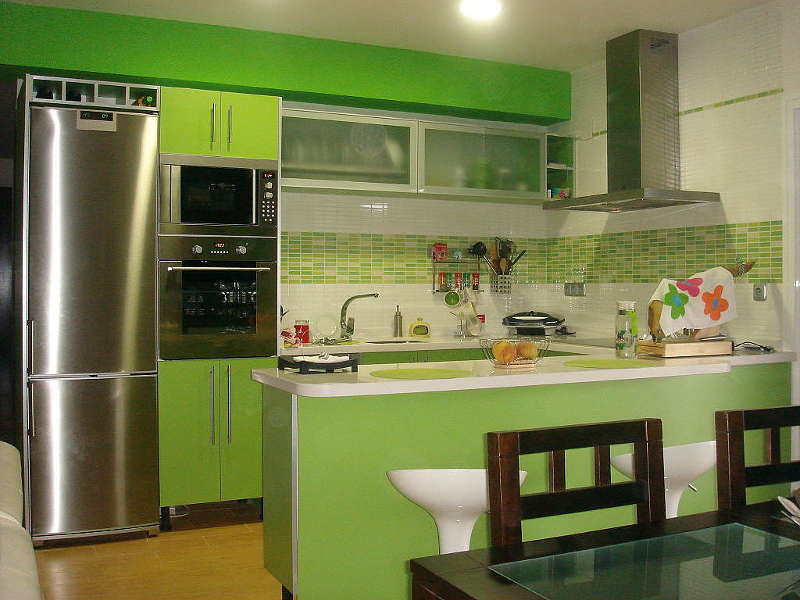 Muebles de cocina modernos de color verde 03